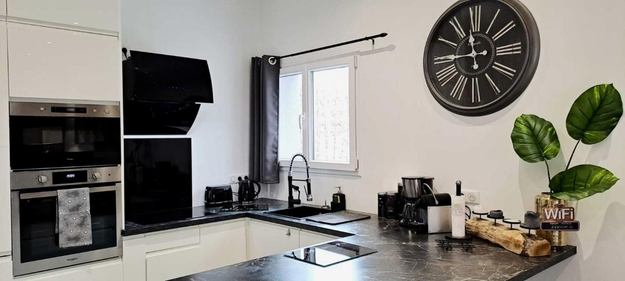 Black&White Home-By So'Serenityhome-Balcon-Parking Cluses Zewnętrze zdjęcie